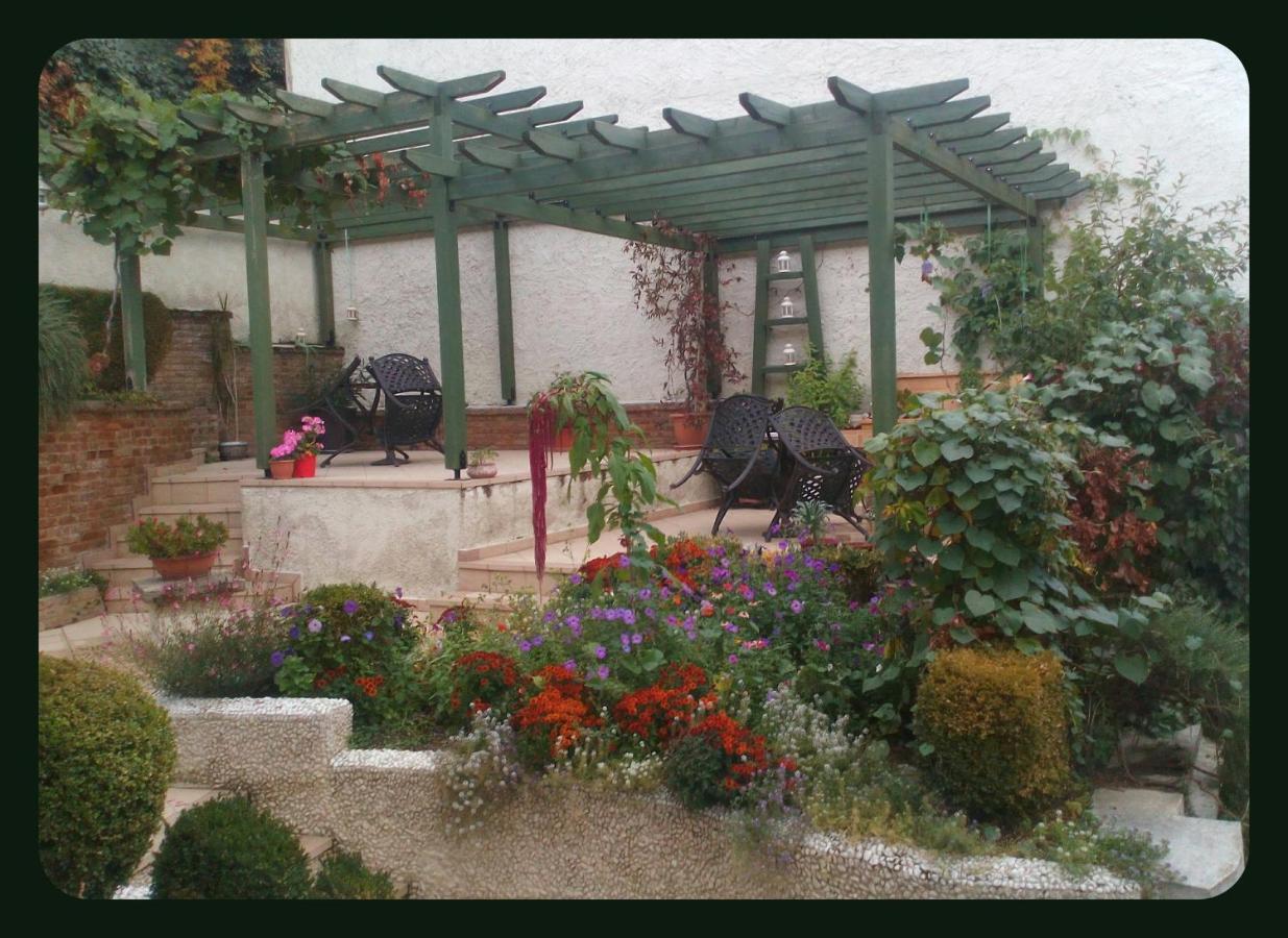 Room In A Neoclassical House - Ladybug Kastoria Esterno foto